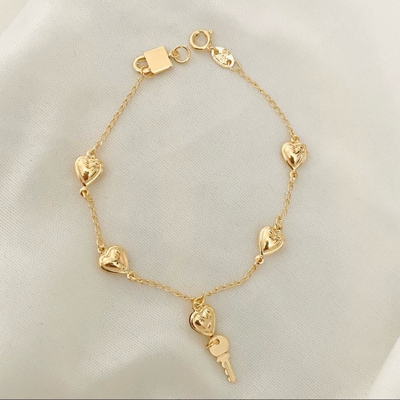 Heart and Key Bracelet - Picture 9 of 10